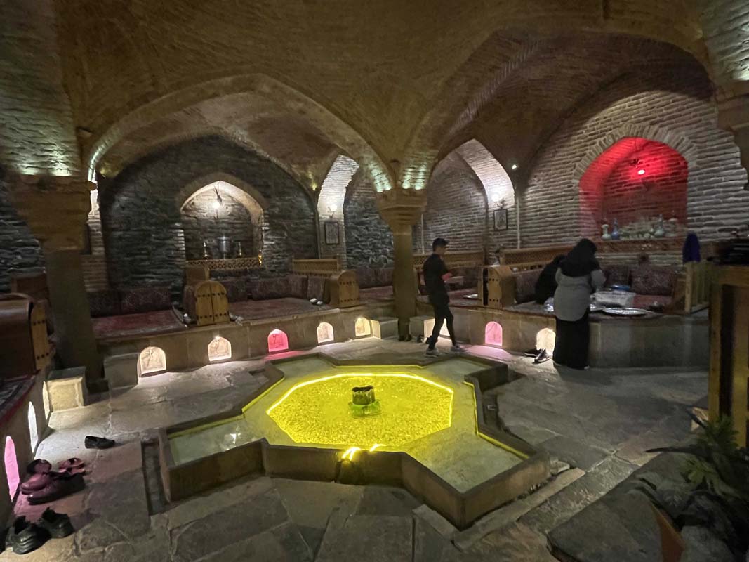 01 – Ristorante Shandiz Haji