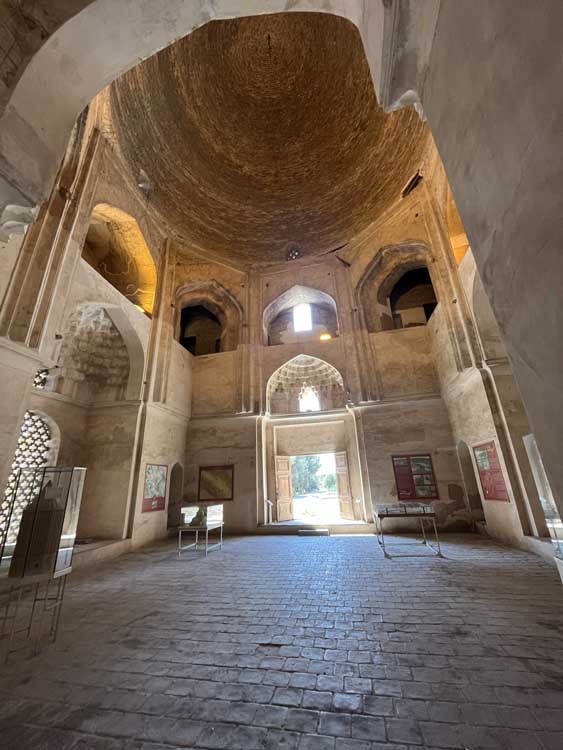36o – Interno del mausoleo di Harun Al Rashid