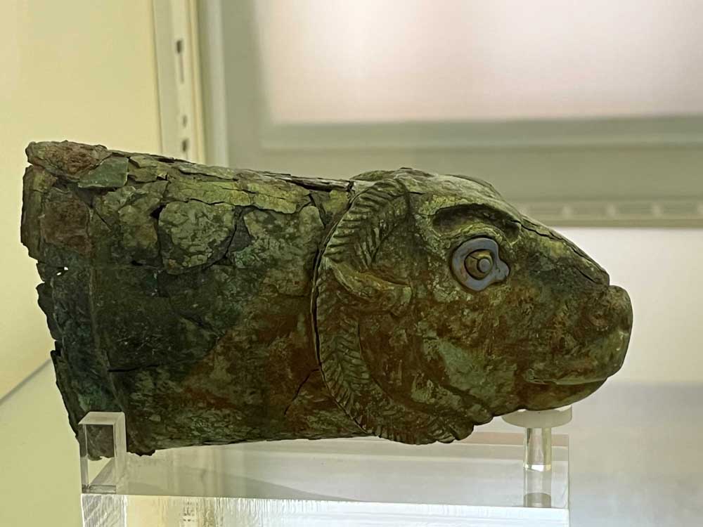 193 – Rhyton di bronzo, 1150-850 a.C.